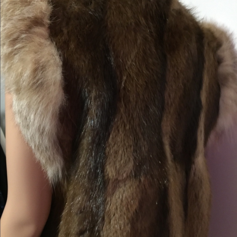 Women's Brown Fur Vest - Picture 10 of 15